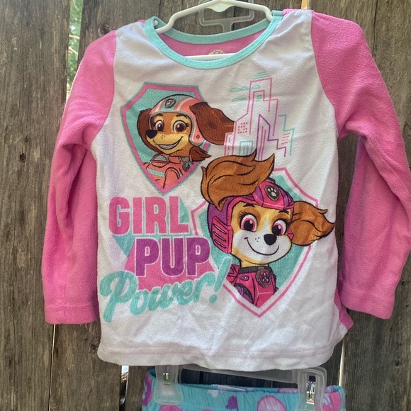 Paw patrol fleece pajamas size 4t - Picture 3 of 6